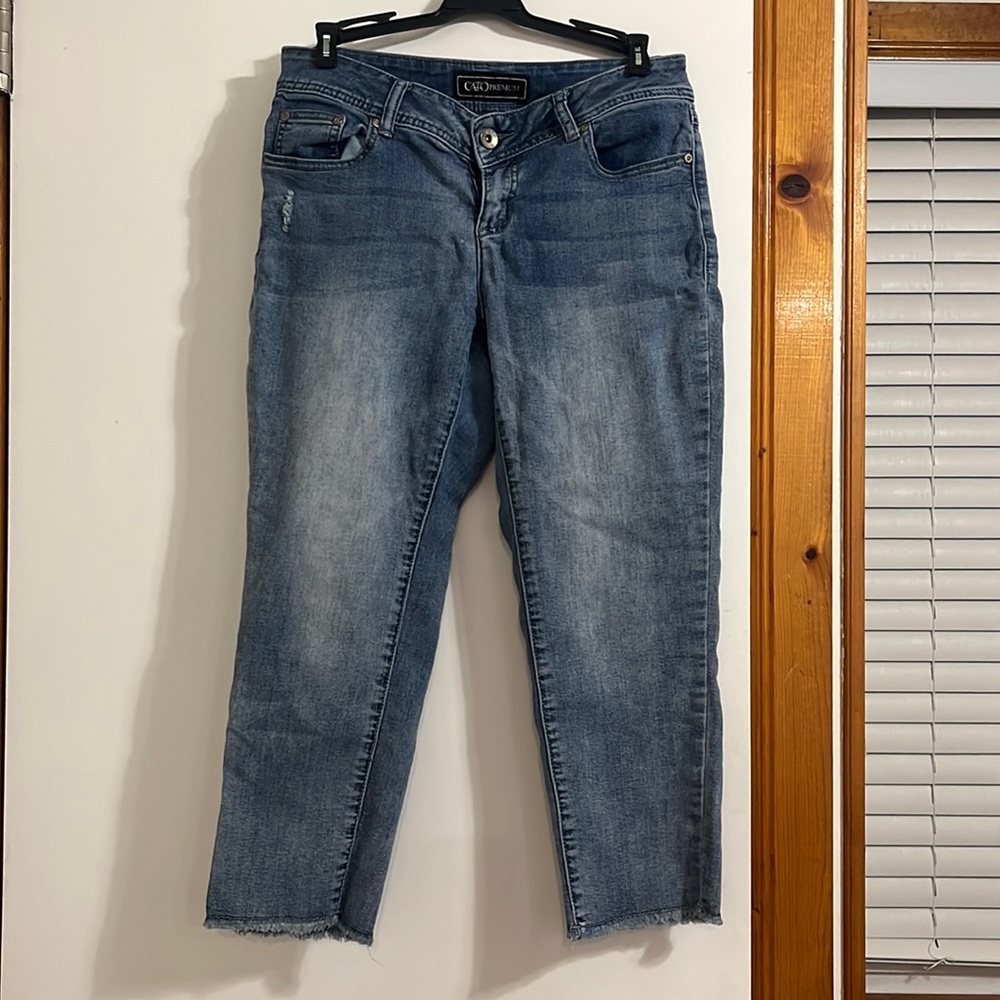 Cato’s women’s premium capris jeans size 8